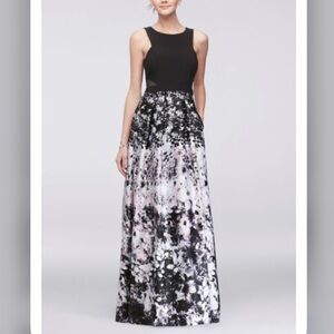 XSCAPE Maxi Sleeveless Dress Floral Mesh Inserts Lined Size 2 Women’s Pockets